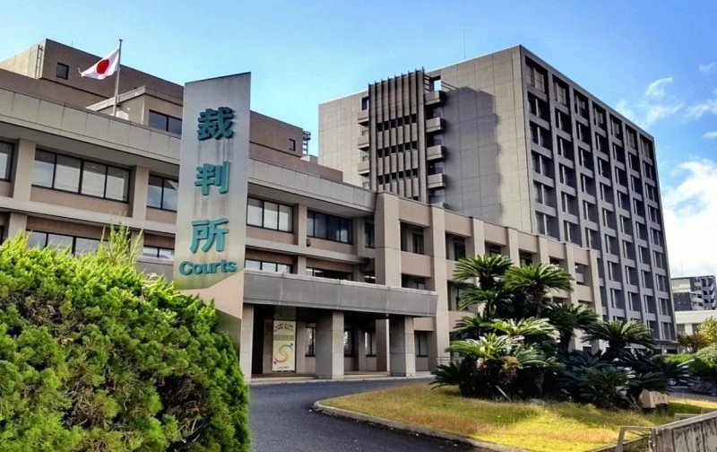 ギャンブル依存の元女性警官、「負けを取り戻すため」口座開設で有罪